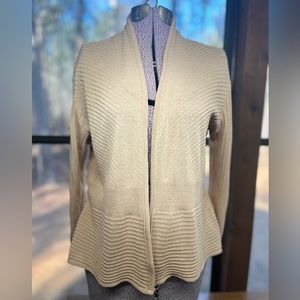 Apt. 9 size medium tan ribbed open cardigan with quarter length sleeves